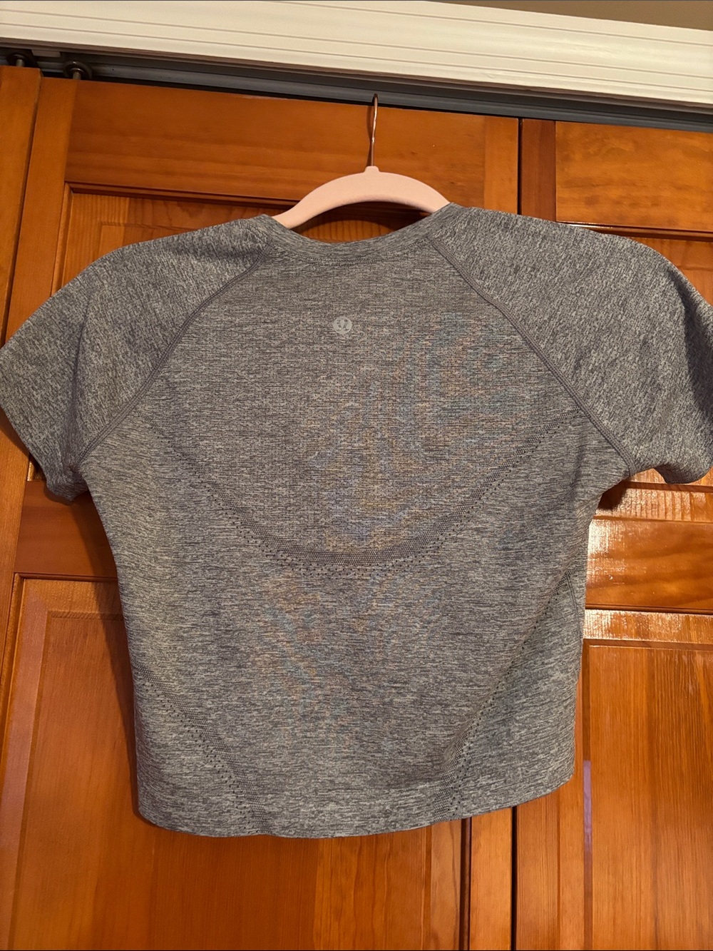 Lululemon cropped swiftly tech short sleeve shirt 2.0 in heather grey. - Picture 2 of 4